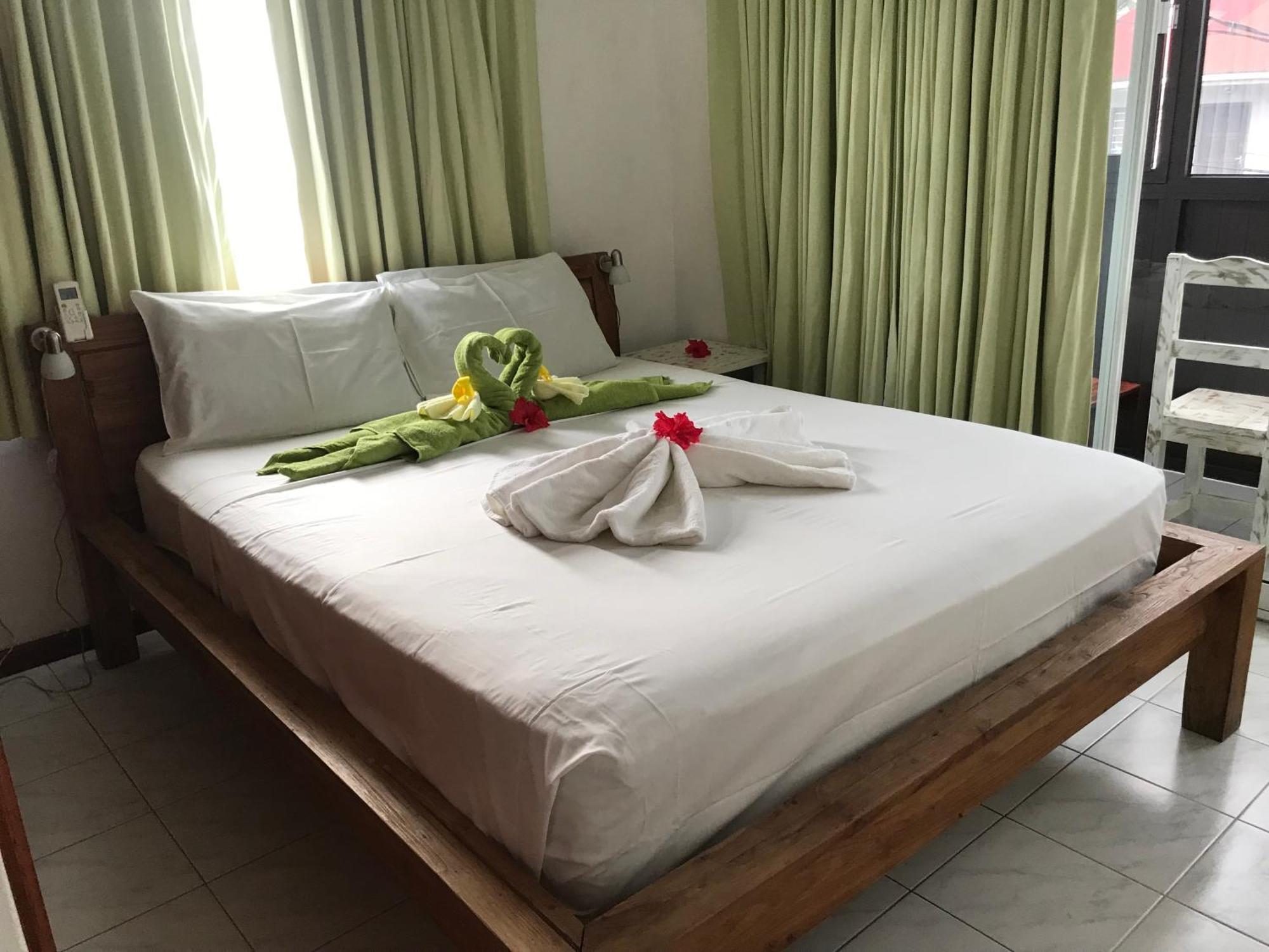 Royale Self Catering Apartments Anse Royale Exterior foto